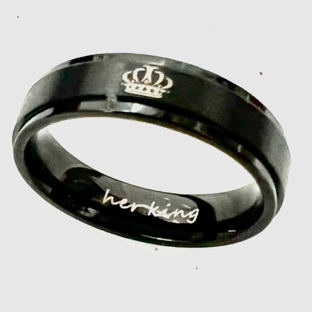 Victoria Leland Designs Black Ring with Crown Design Her King